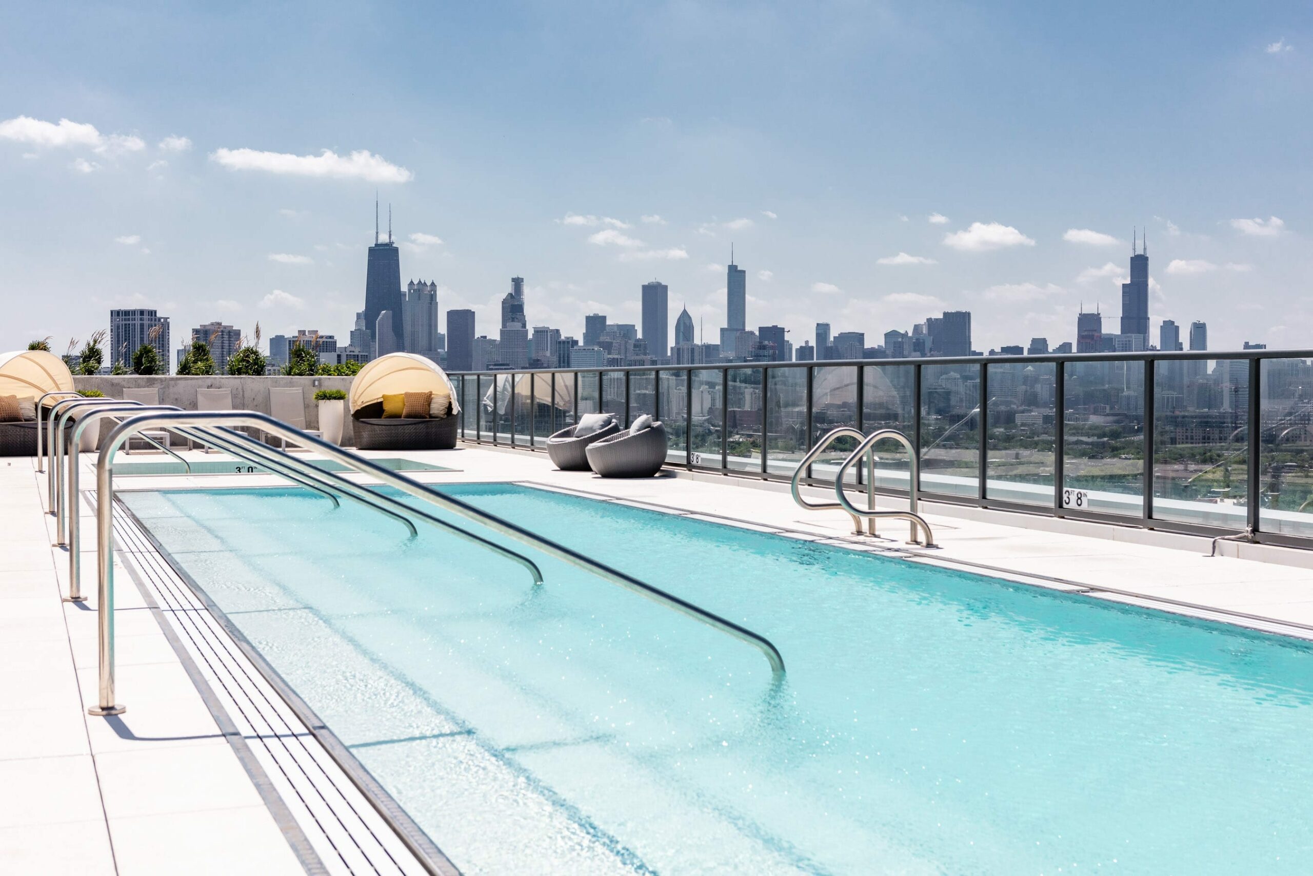Lincoln Common chicago rooftop pools