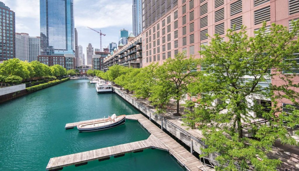 streeterville vs river north